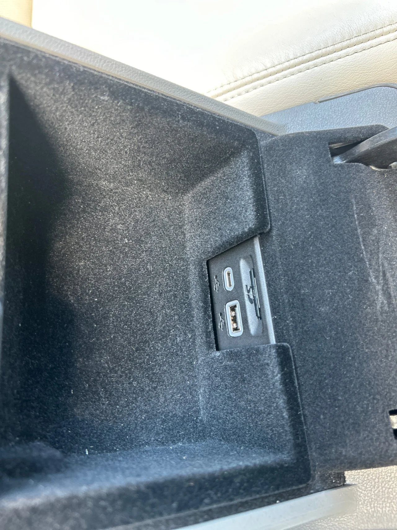 Used 2021 SHADOW METALLIC Cadillac FWD Premium Luxury image 16