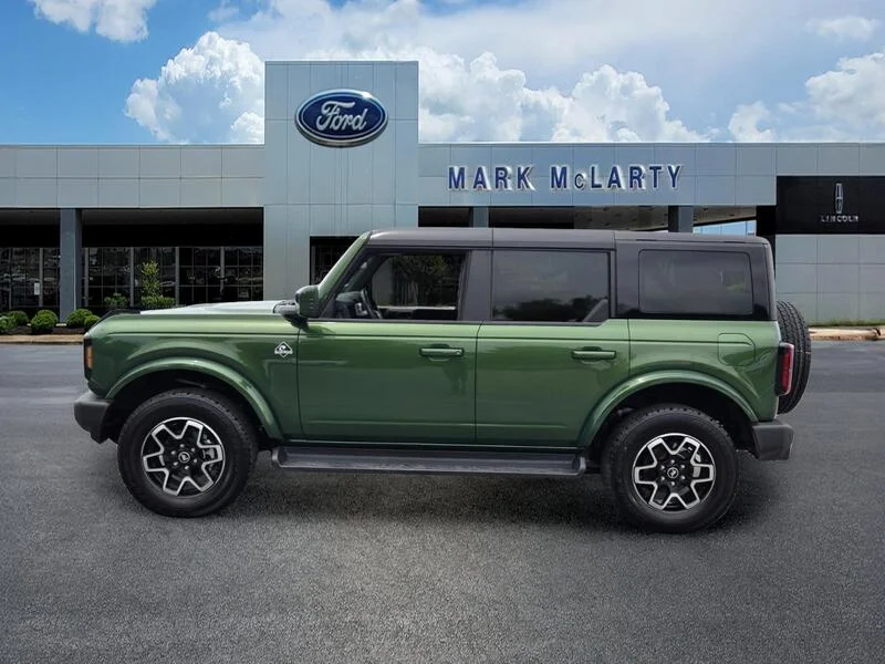 Used 2025 Green Metallic FORD OUTER BANKS 4 DOOR 4X4 image 2