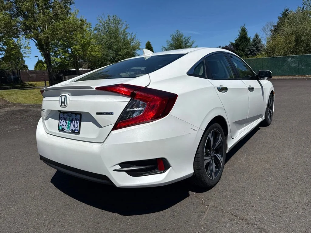 Used 2016 White Orchid Pearl Honda Touring image 7