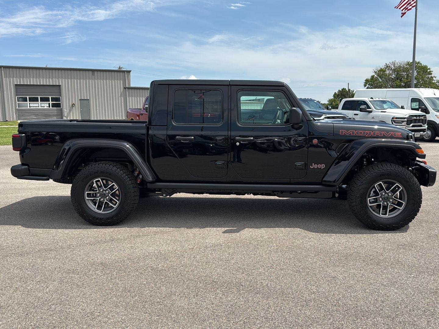 New 2026 Black Clear-Coat Exterior Paint Jeep Mojave X image 8
