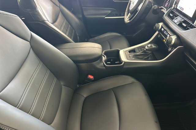 Used 2023 Lunar Rock Toyota XLE Premium image 22