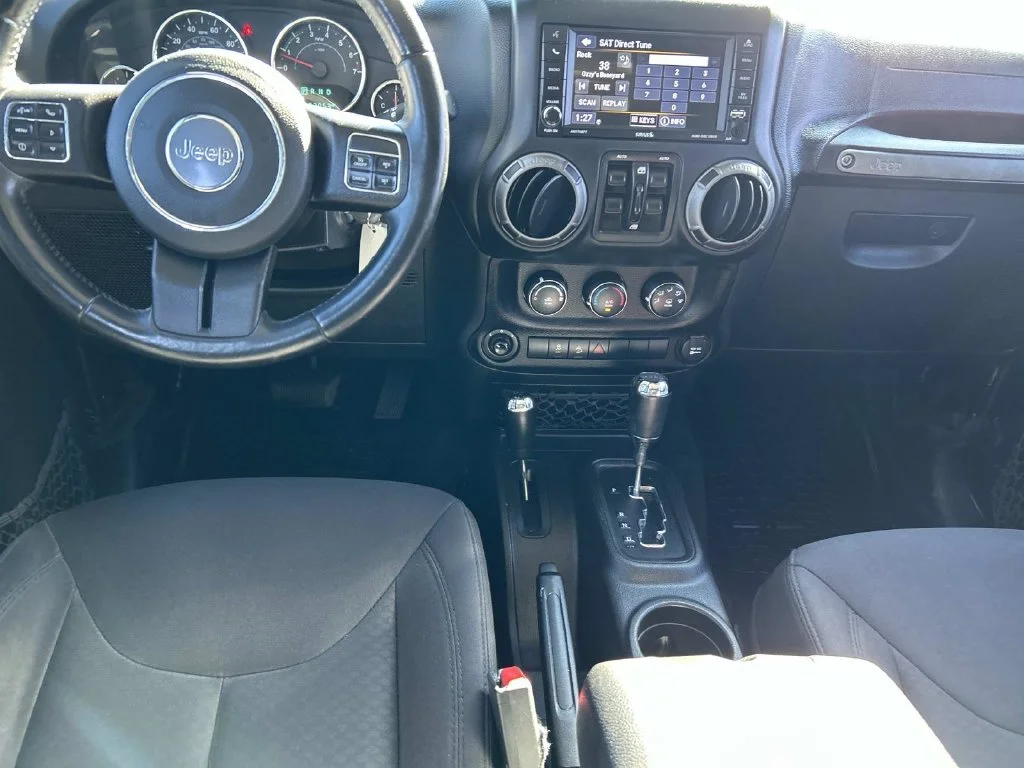 Used 2018 Black Jeep Unlimited Sport image 9