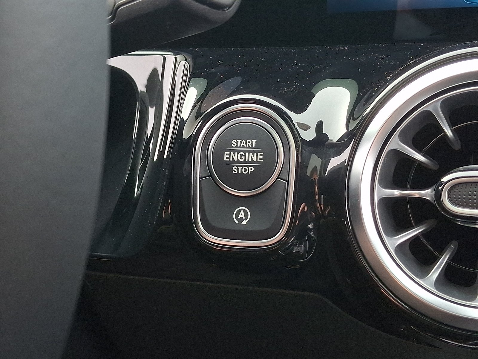New 2026 Night Black Mercedes-Benz GLA 250 image 18
