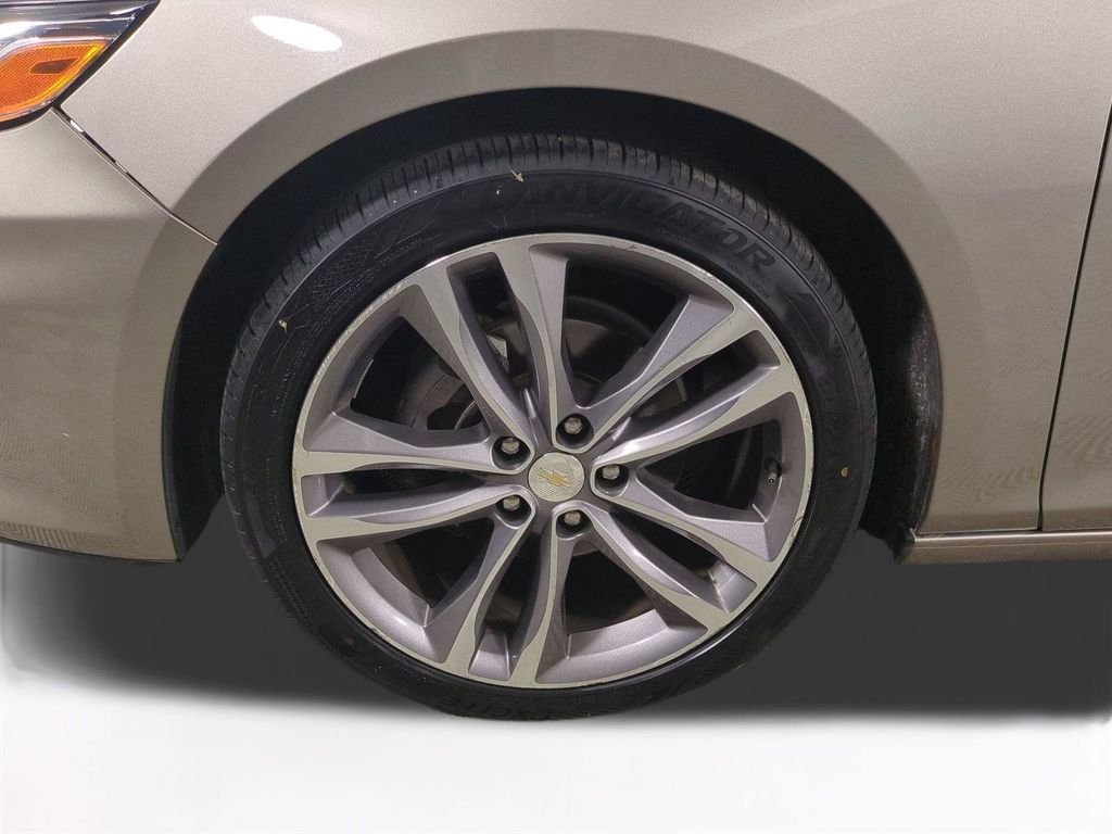 Used 2024 Gray Chevrolet LT image 11
