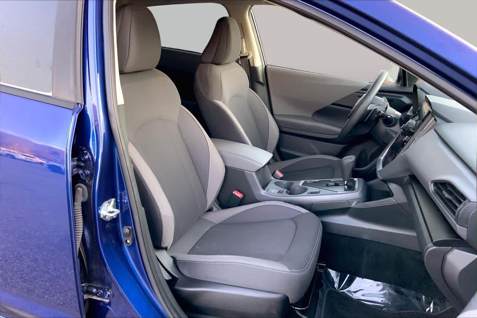 Used 2025 Sapphire Blue Pearl Subaru Premium image 8