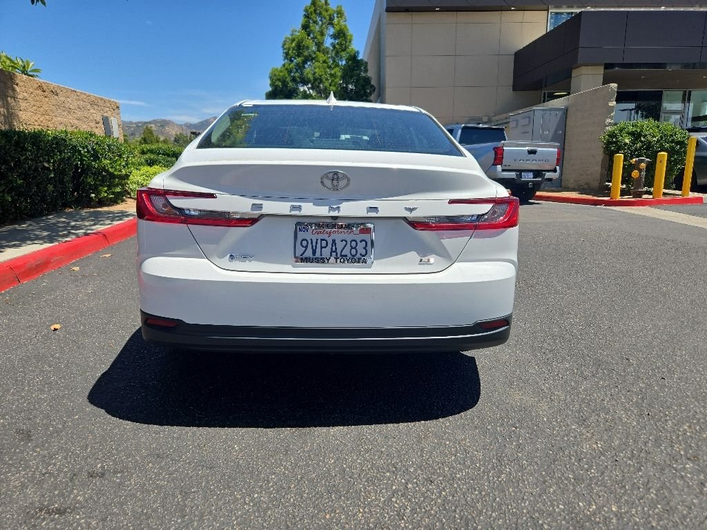 Used 2025 White Toyota LE image 7