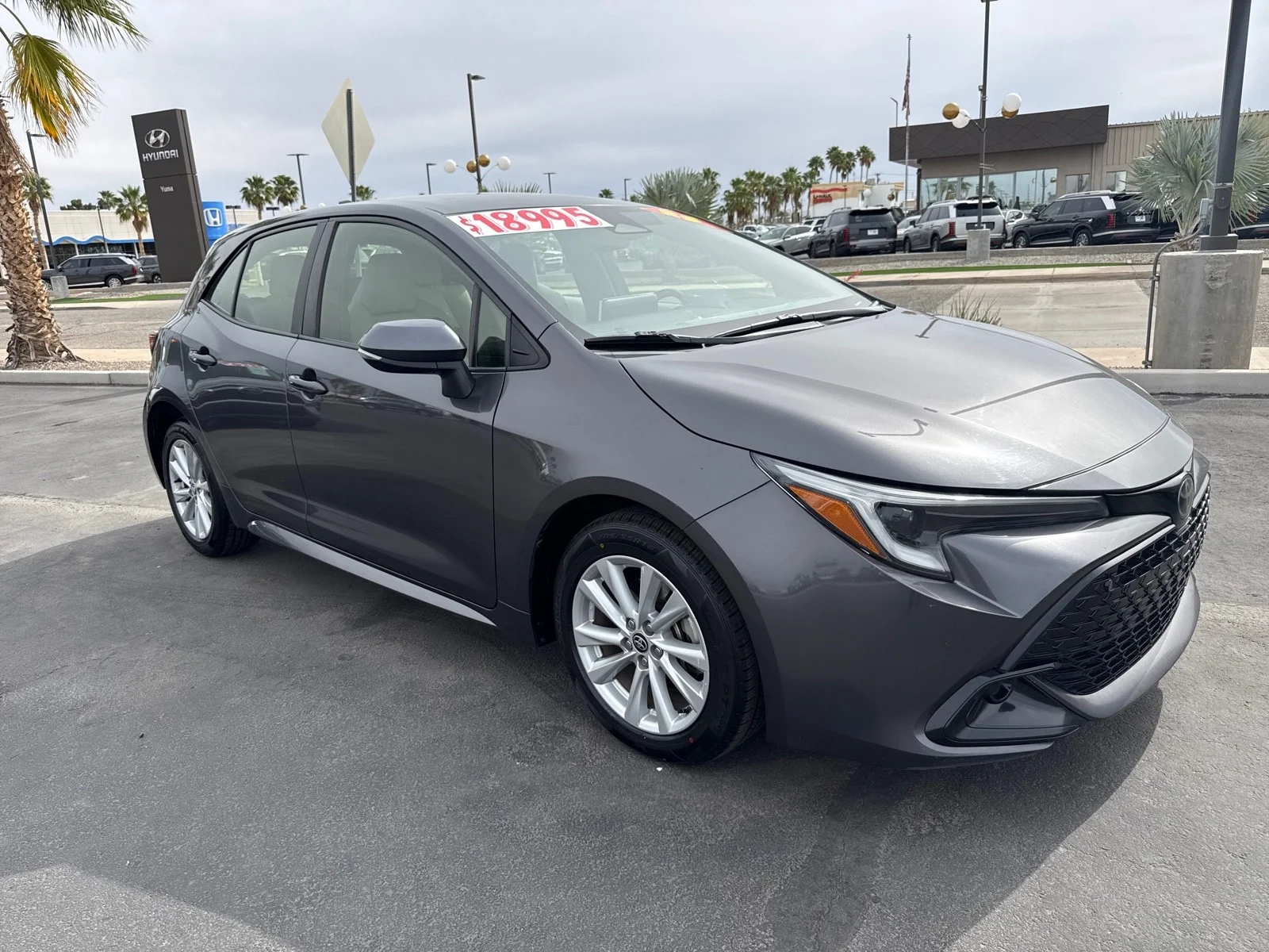 2023 Toyota Corolla Hatchback SE