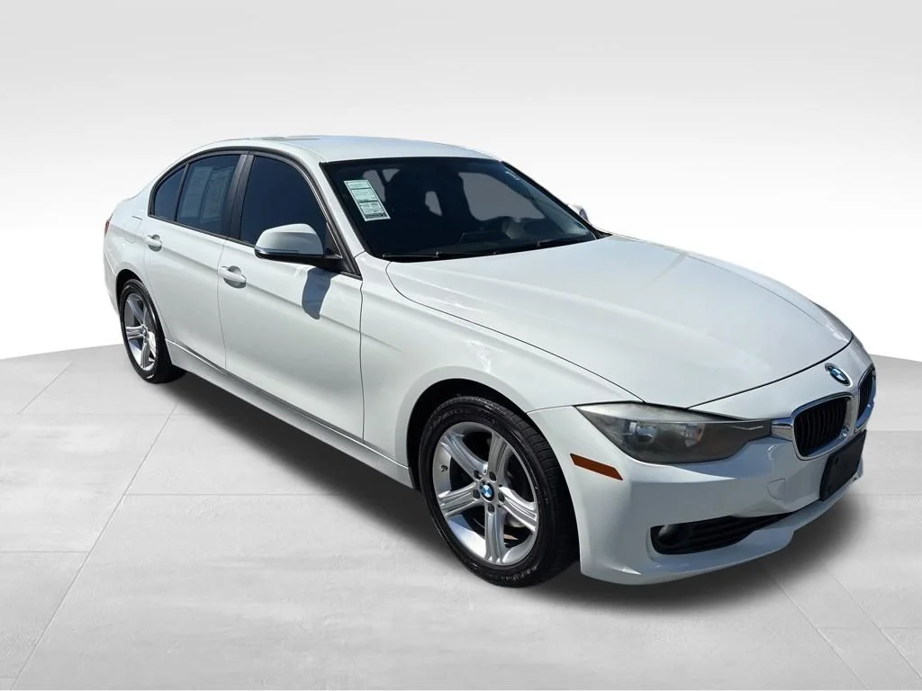 Used 2015 White BMW 320i xDrive image 8