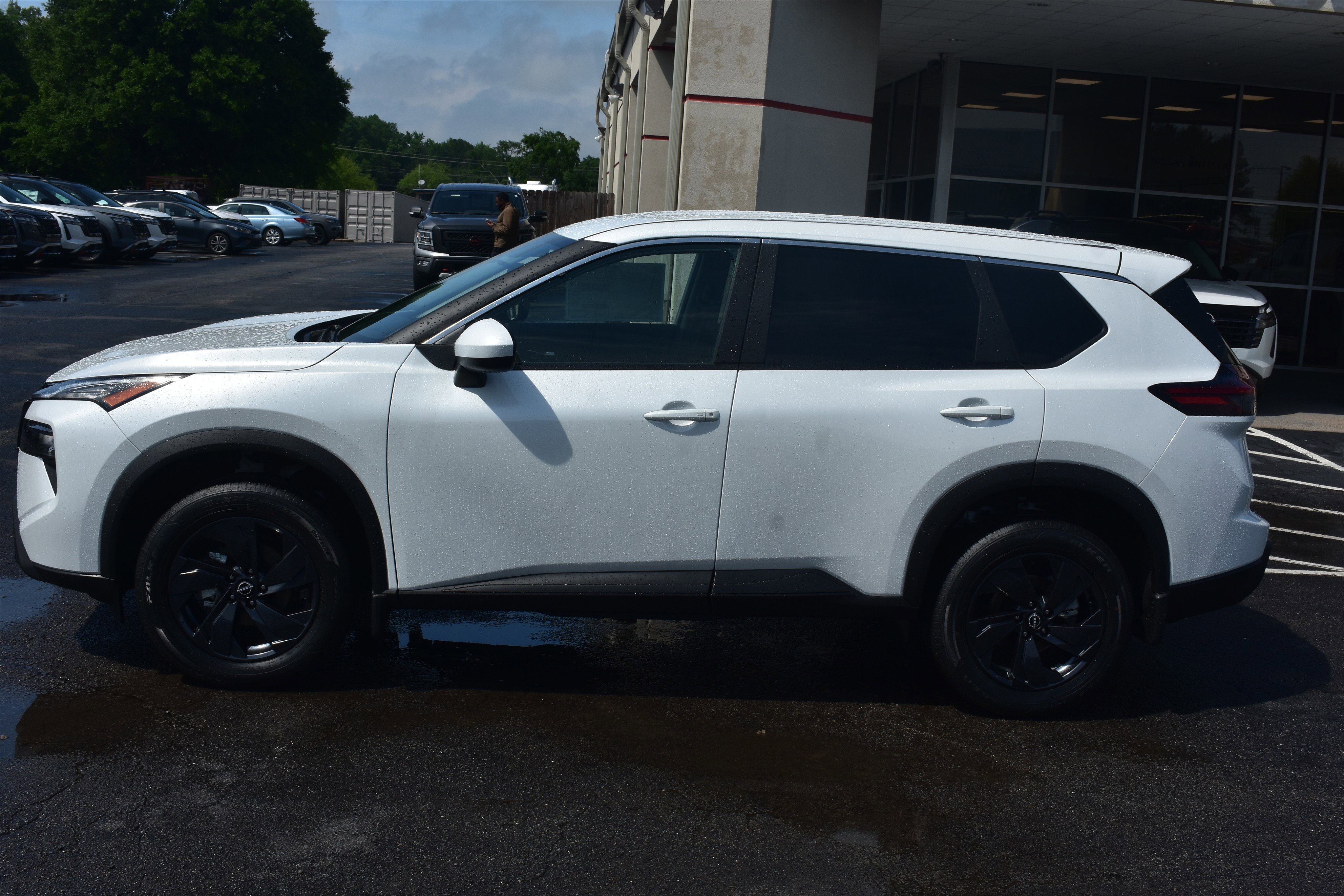 New 2026 Everest White Pearl TriCoat Nissan SV image 8