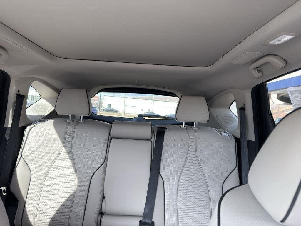 New 2026 Majestic Black Pearl Acura SH-AWD w/Advance image 23