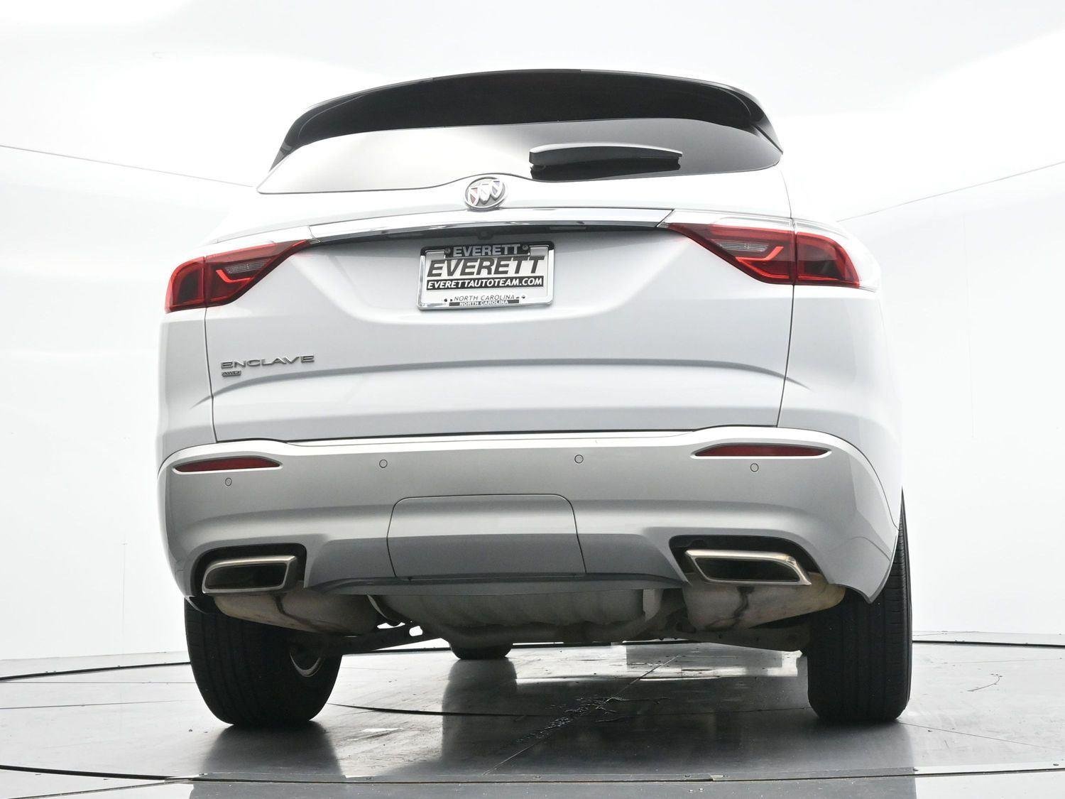 Used 2023 Summit White Buick Essence image 48