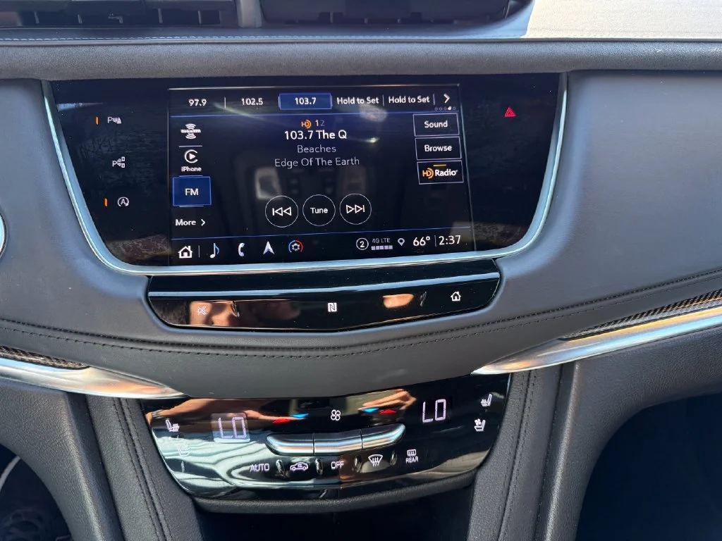 Used 2021 Black Cadillac Sport image 12