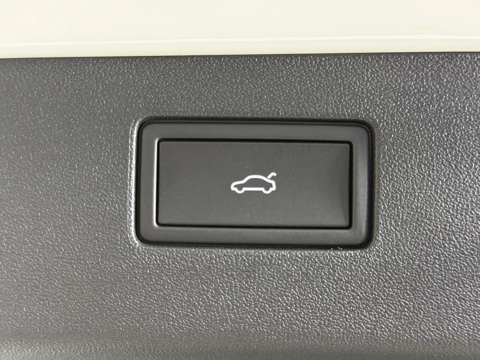 New 2026 Pure White Volkswagen SE image 20