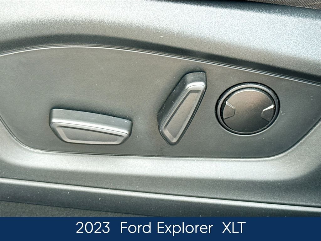 Used 2023 Silver Ford XLT image 19
