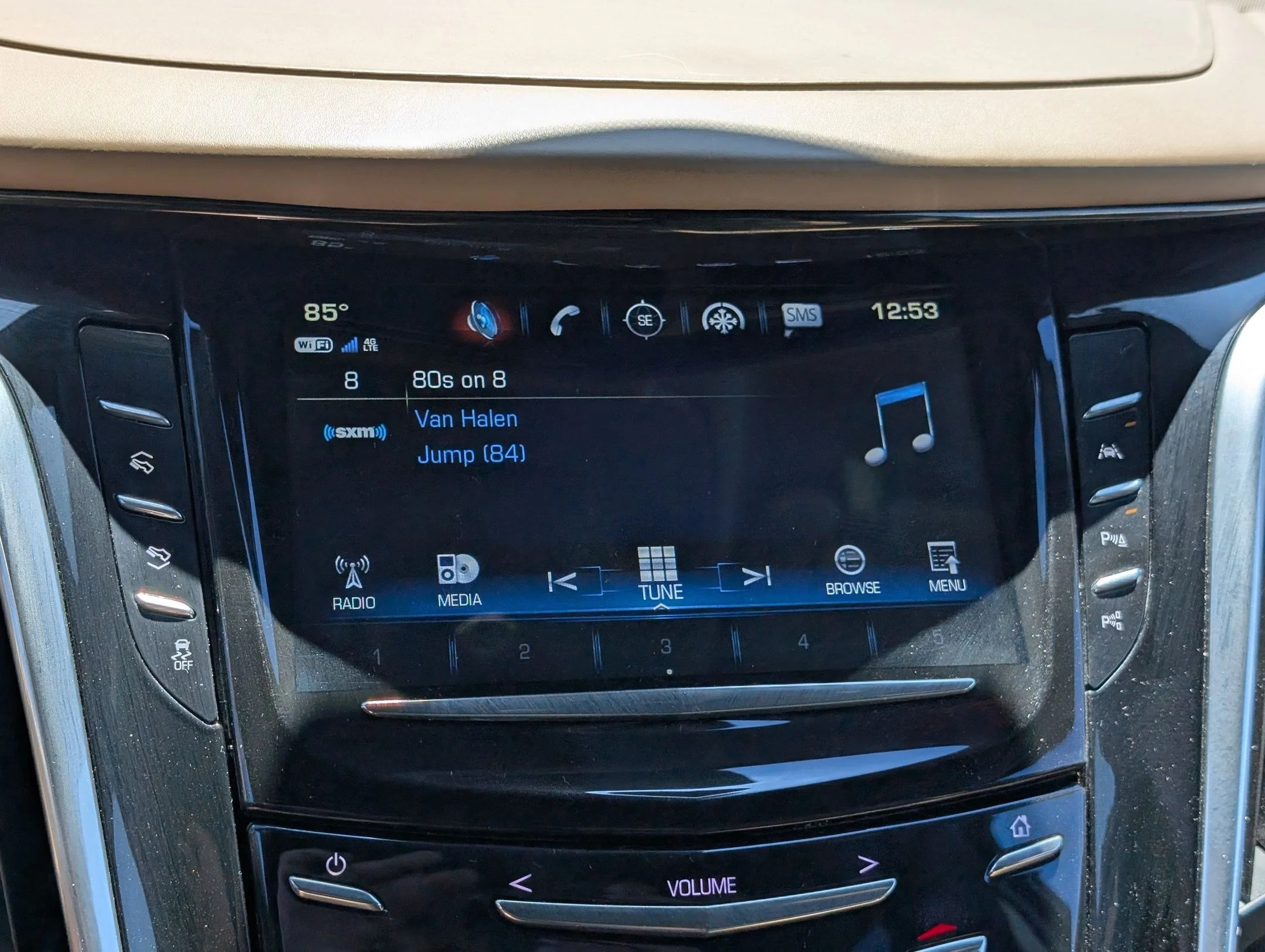 Used 2020 Crystal White Tricoat Cadillac Platinum image 20