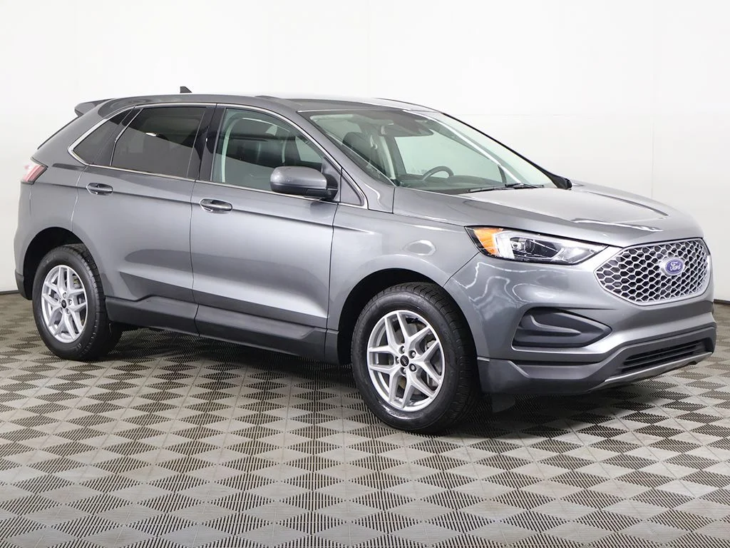 Used 2024 Gray Ford SEL image 2