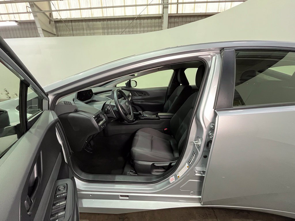 Used 2025 Cutting Edge Toyota LE image 17