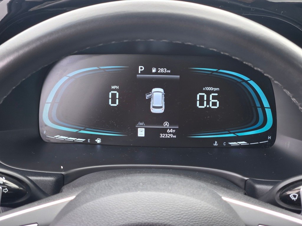 Used 2025 White Hyundai SEL image 34