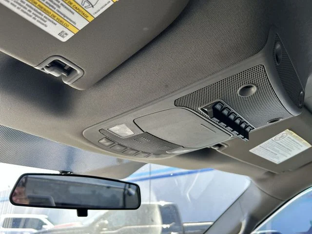 Used 2019 White Ford XL image 17