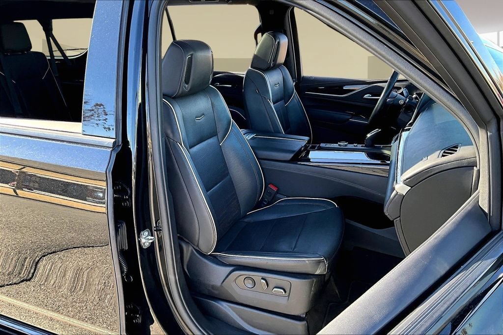 2023 Cadillac Escalade ESV Sport - Photo 7