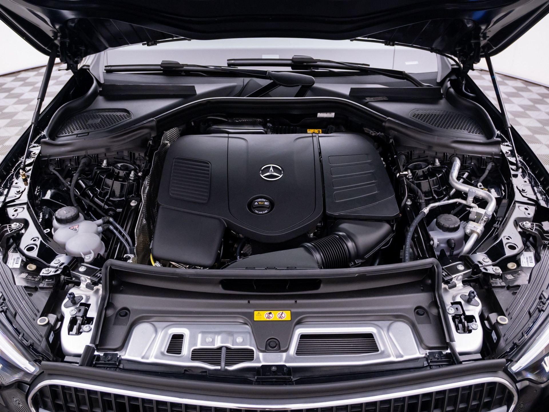 New 2026 Black Mercedes-Benz GLC 300 image 30