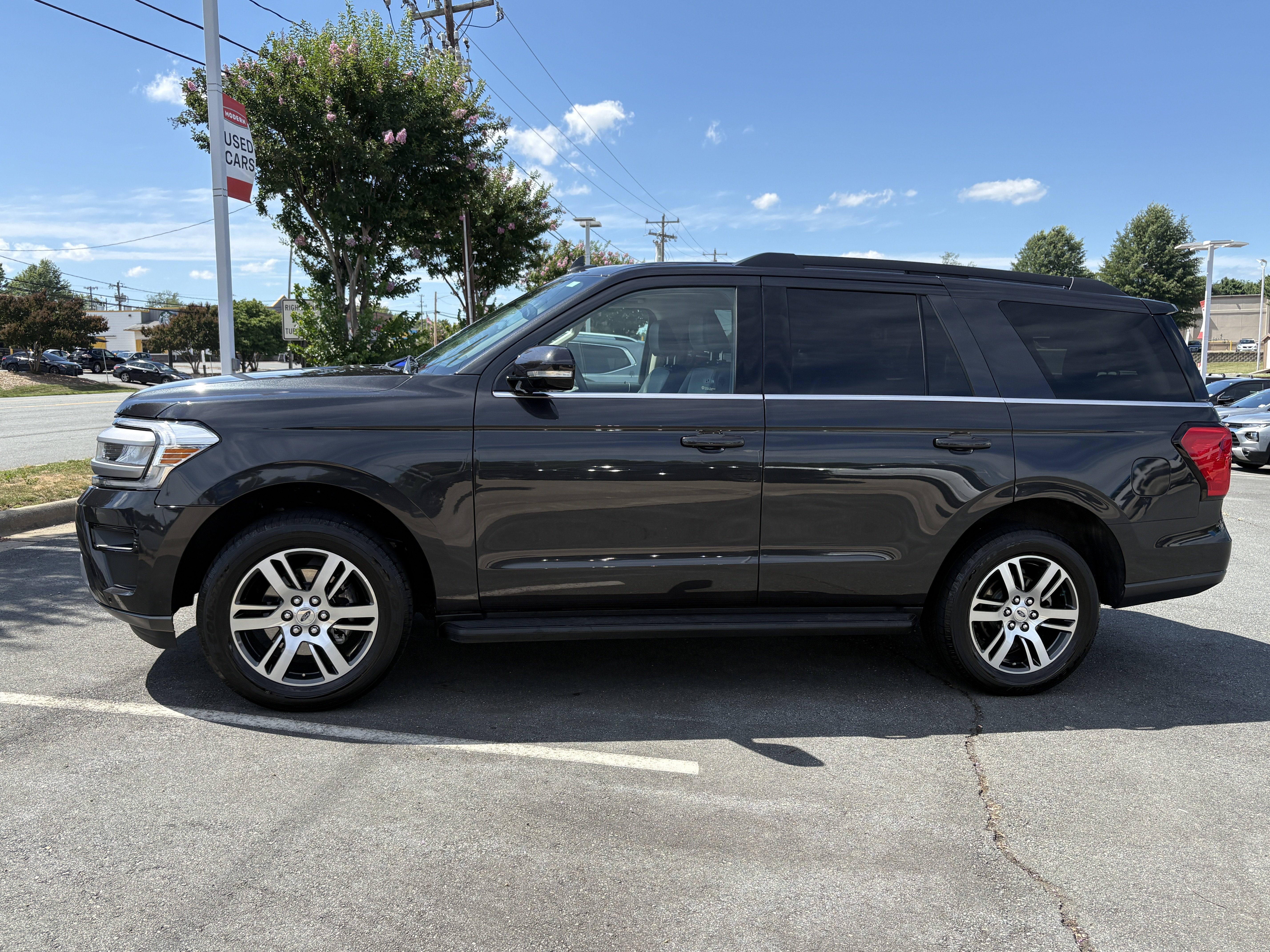 Used 2024 Gray Metallic Ford XLT image 1