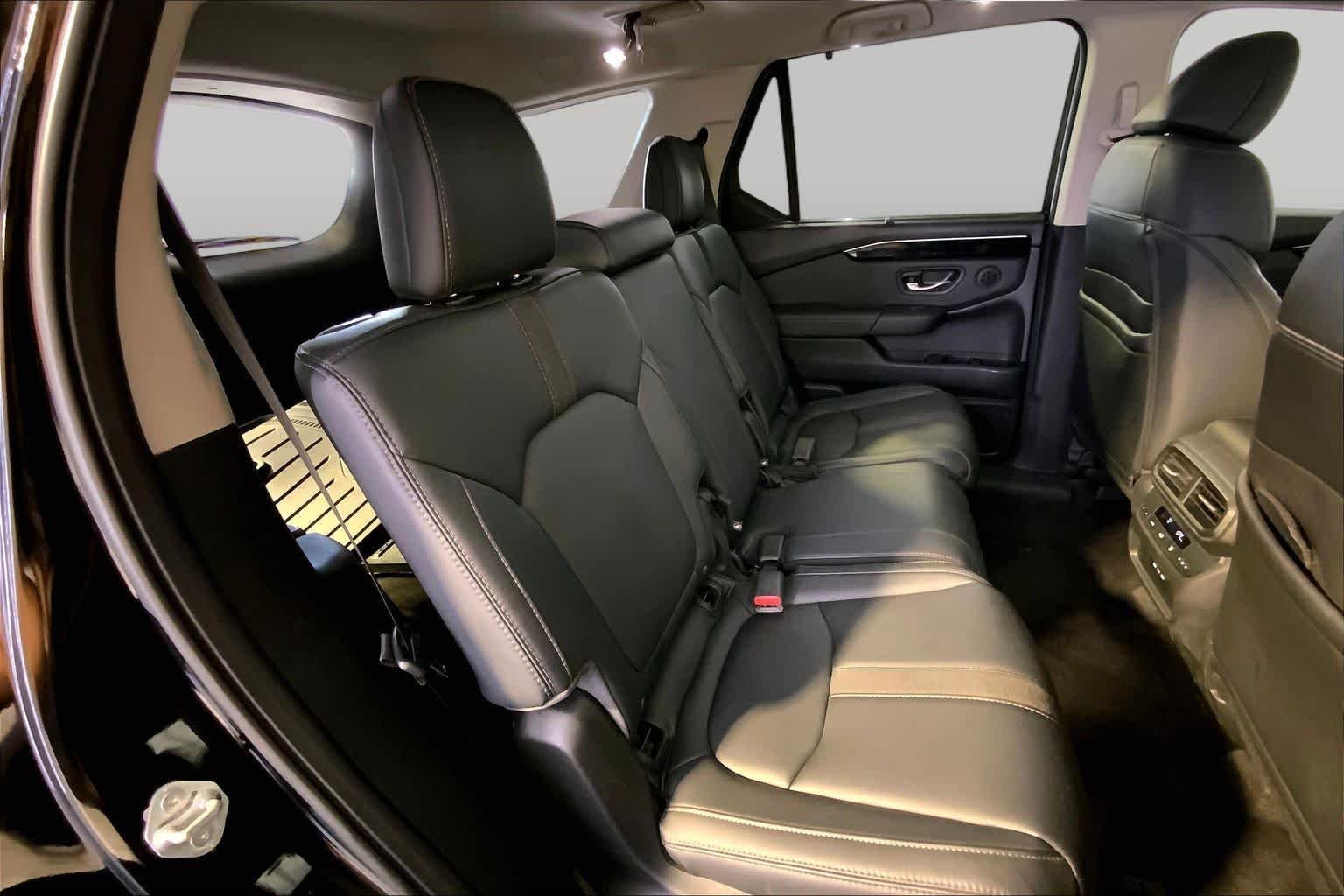 Used 2025 Crystal Black Pearl Honda Touring image 20