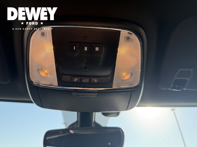 Used 2017 Bright White Clearcoat Jeep Altitude image 17