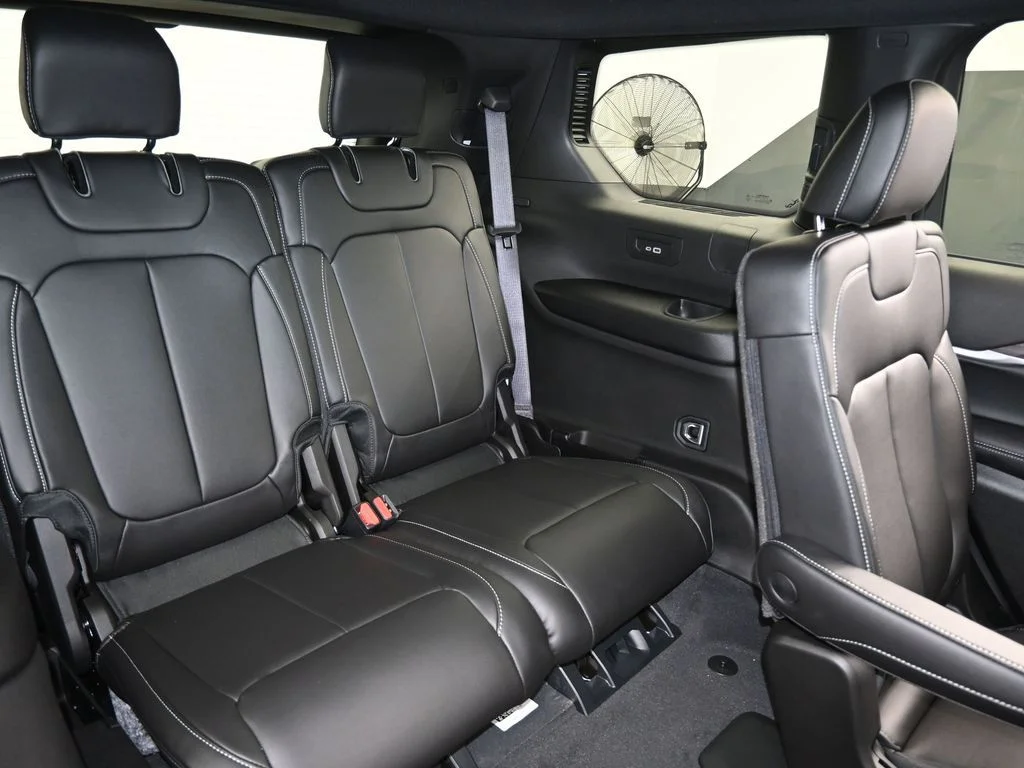 Used 2025 Bright White Clearcoat Jeep Limited image 39