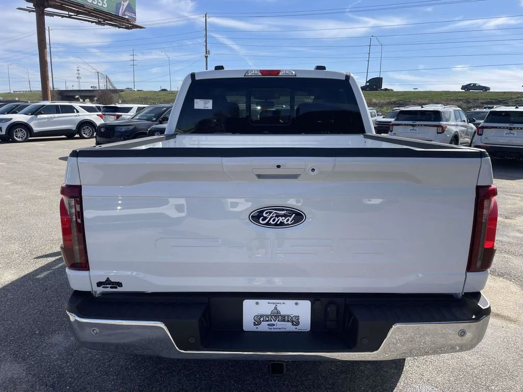 New 2026 Oxford White Ford XLT image 4