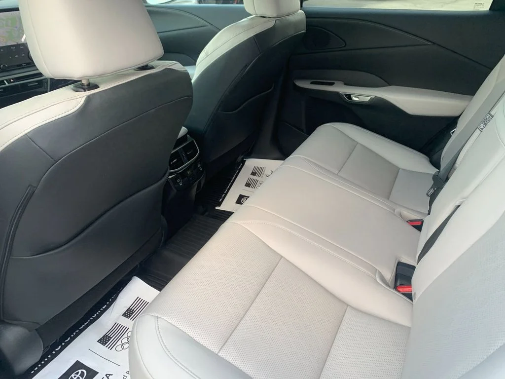 Used 2024 White Lexus 350 Premium Plus image 14