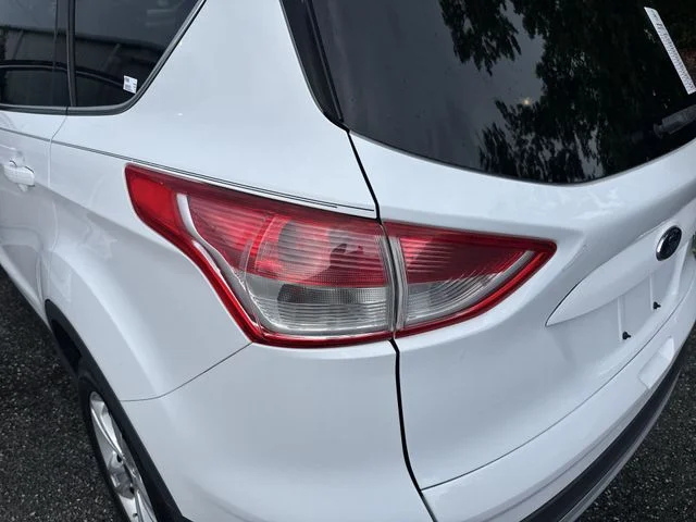 Used 2014 White Ford SE image 32
