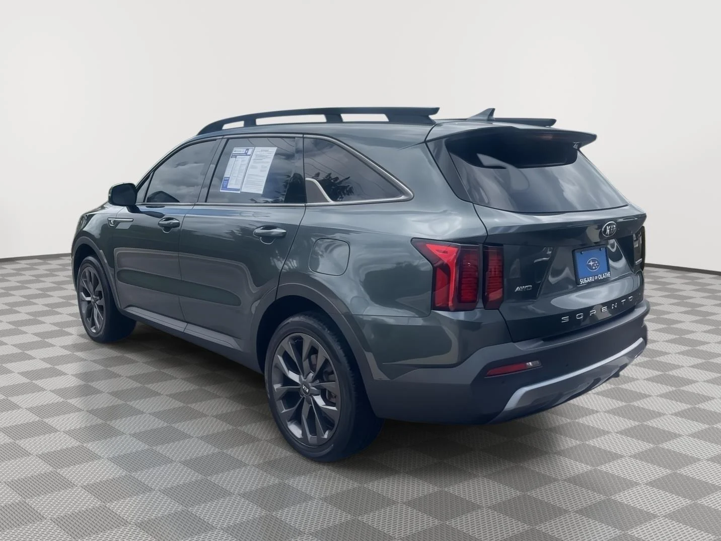 Used 2021 Aruba Green Kia EX image 6