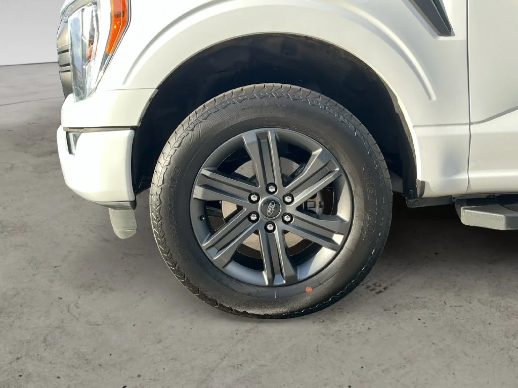 Used 2023 White Ford XLT image 9