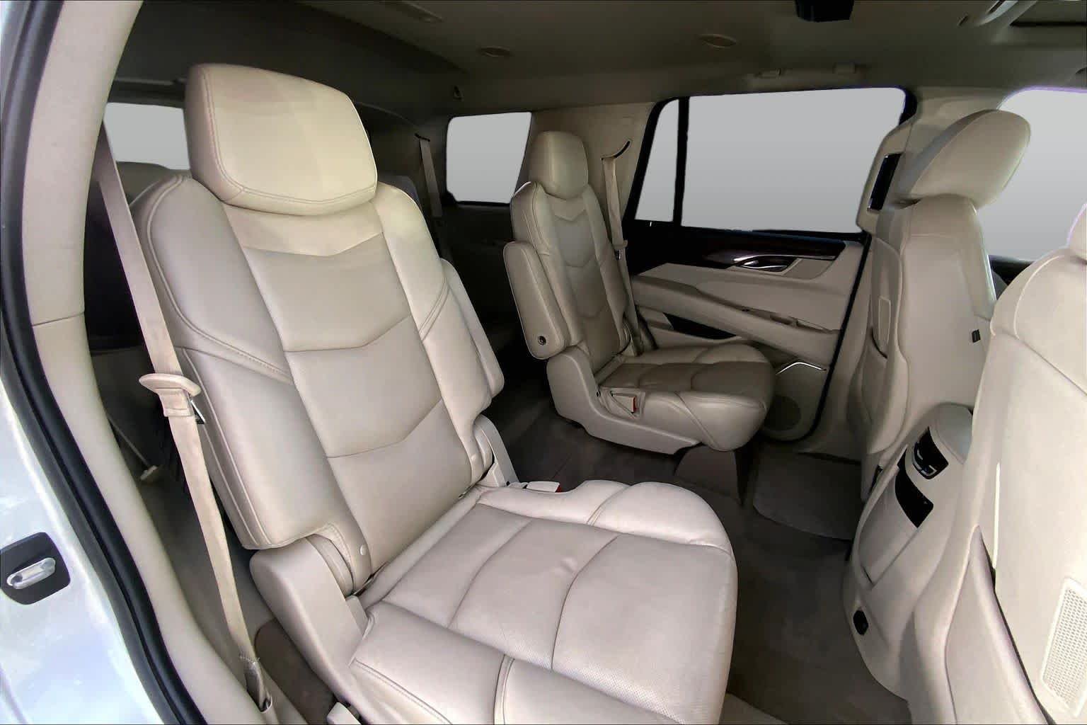 Used 2017 Radiant Silver Metallic Cadillac Luxury image 16