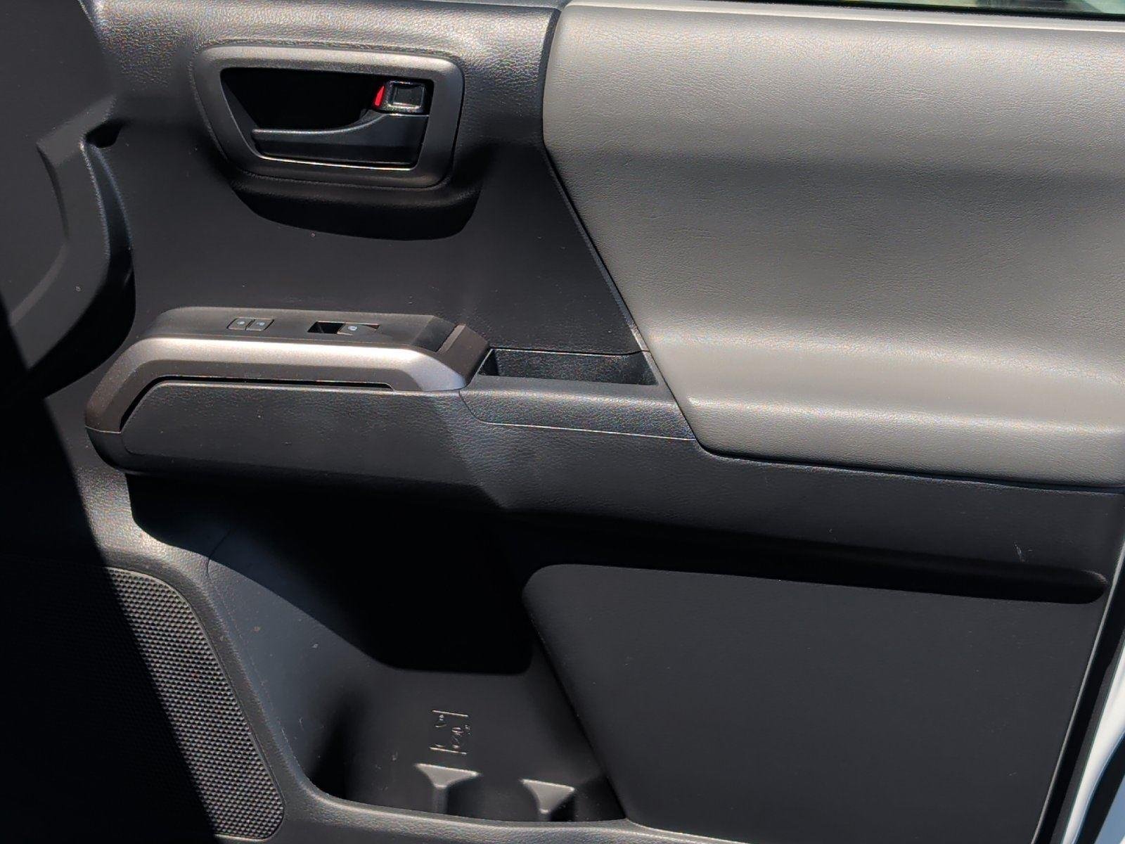 Used 2023 Ice Cap Toyota SR5 image 39
