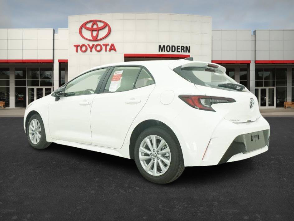 2026 Toyota Corolla Hatchback SE - Photo 13
