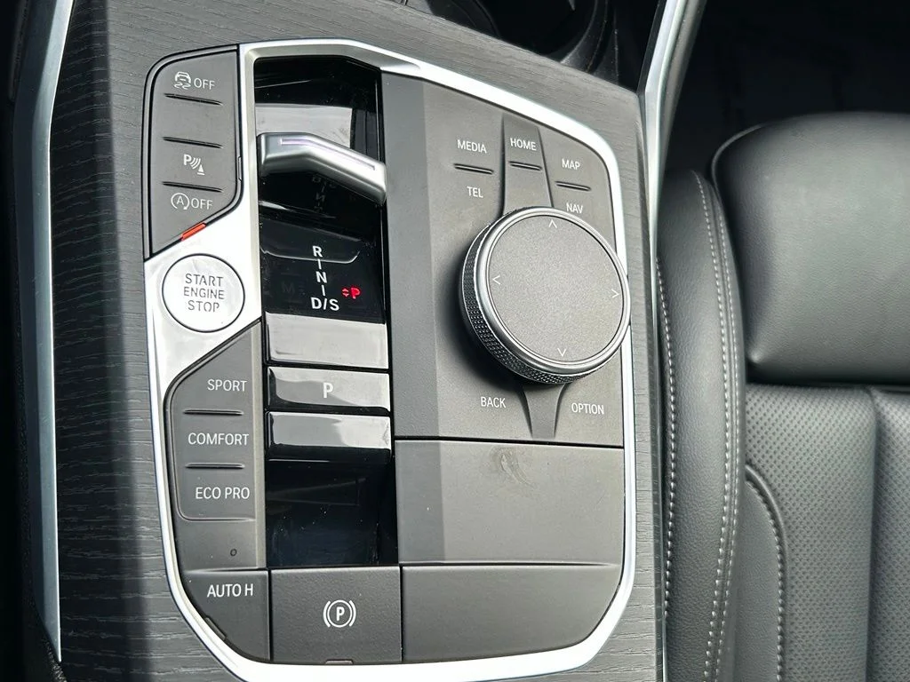 Used 2025 White BMW 330i image 21