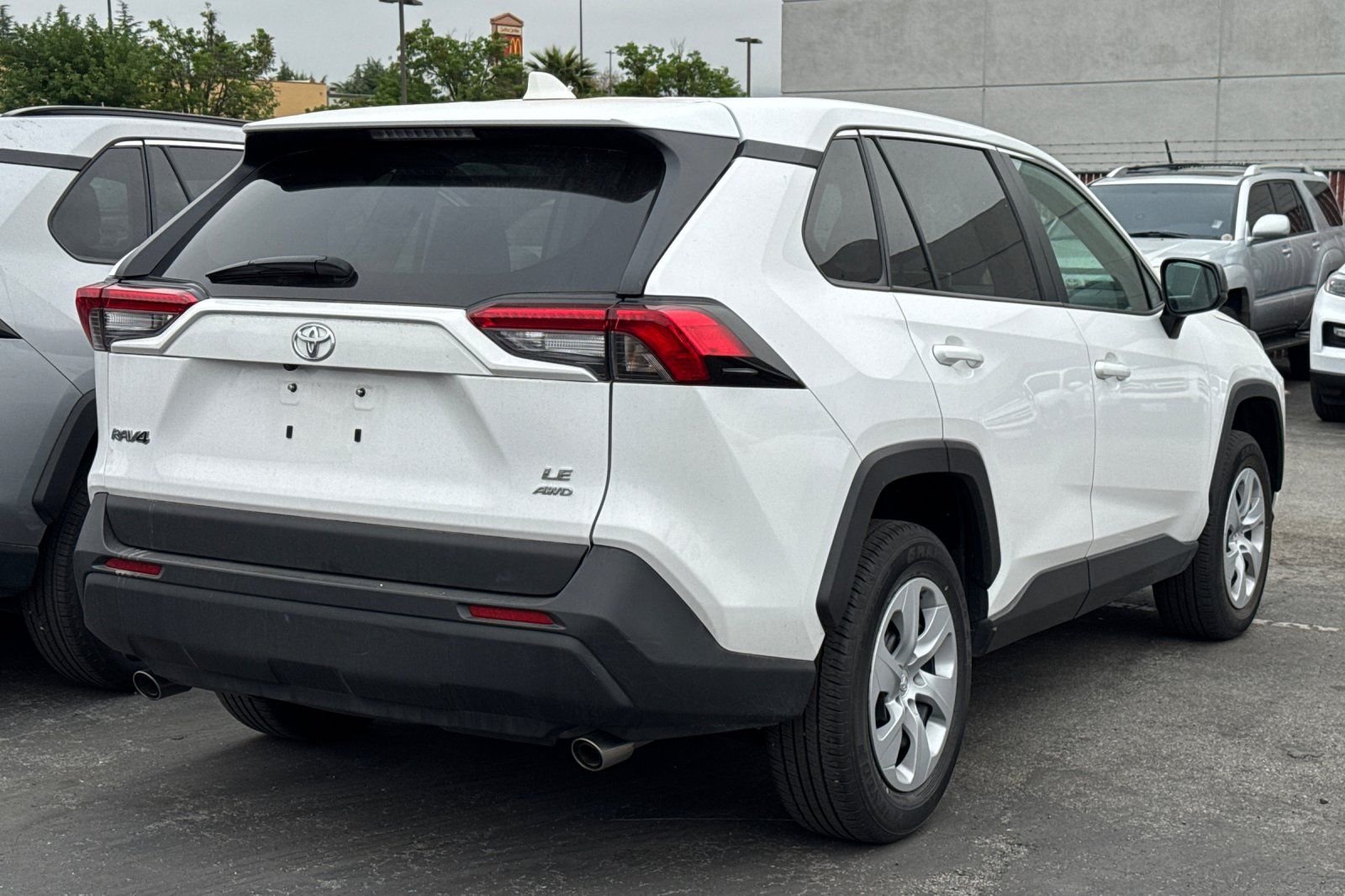 2025 Toyota RAV4 LE photo 5