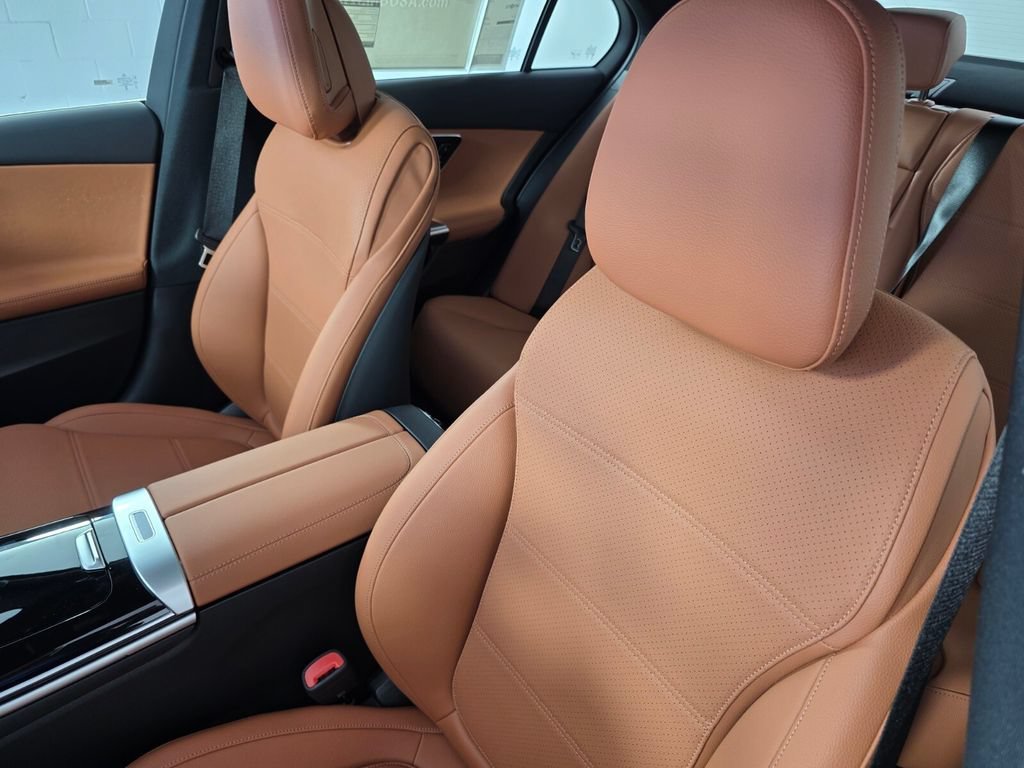 New 2026 MANUFAKTUR Alpine Grey Mercedes-Benz C 300 image 24