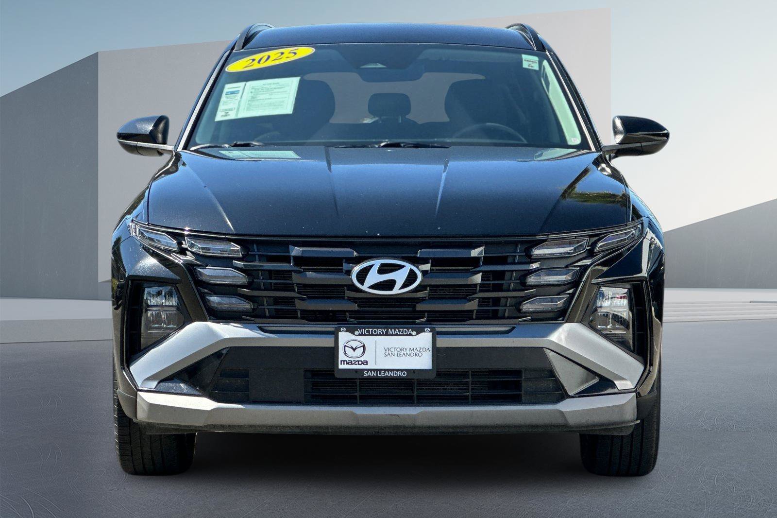 Used 2025 Black Hyundai SEL image 9