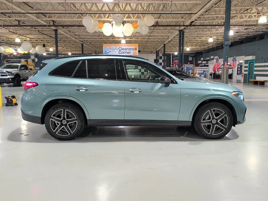 Used 2026 Silver Mercedes-Benz GLC 300 image 7