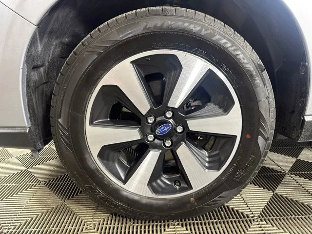 Used 2017 Ice Silver Metallic Subaru 2.5i Limited image 10