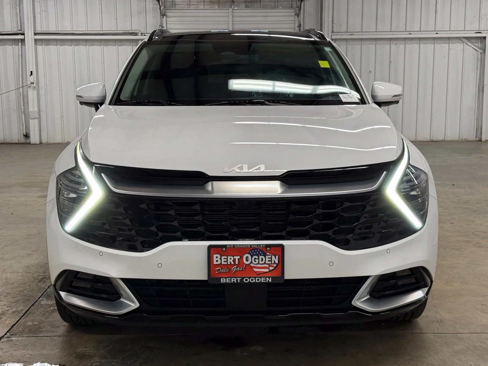 Used 2023 White Kia SX-Prestige image 2