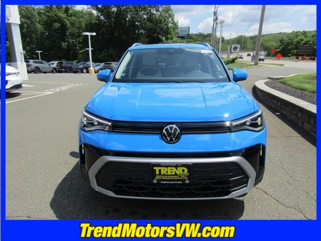 2025 Volkswagen Taos SE - Photo 2