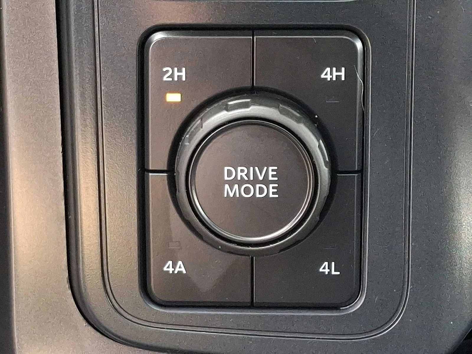 Used 2025 Agate Black Ford LARIAT image 28