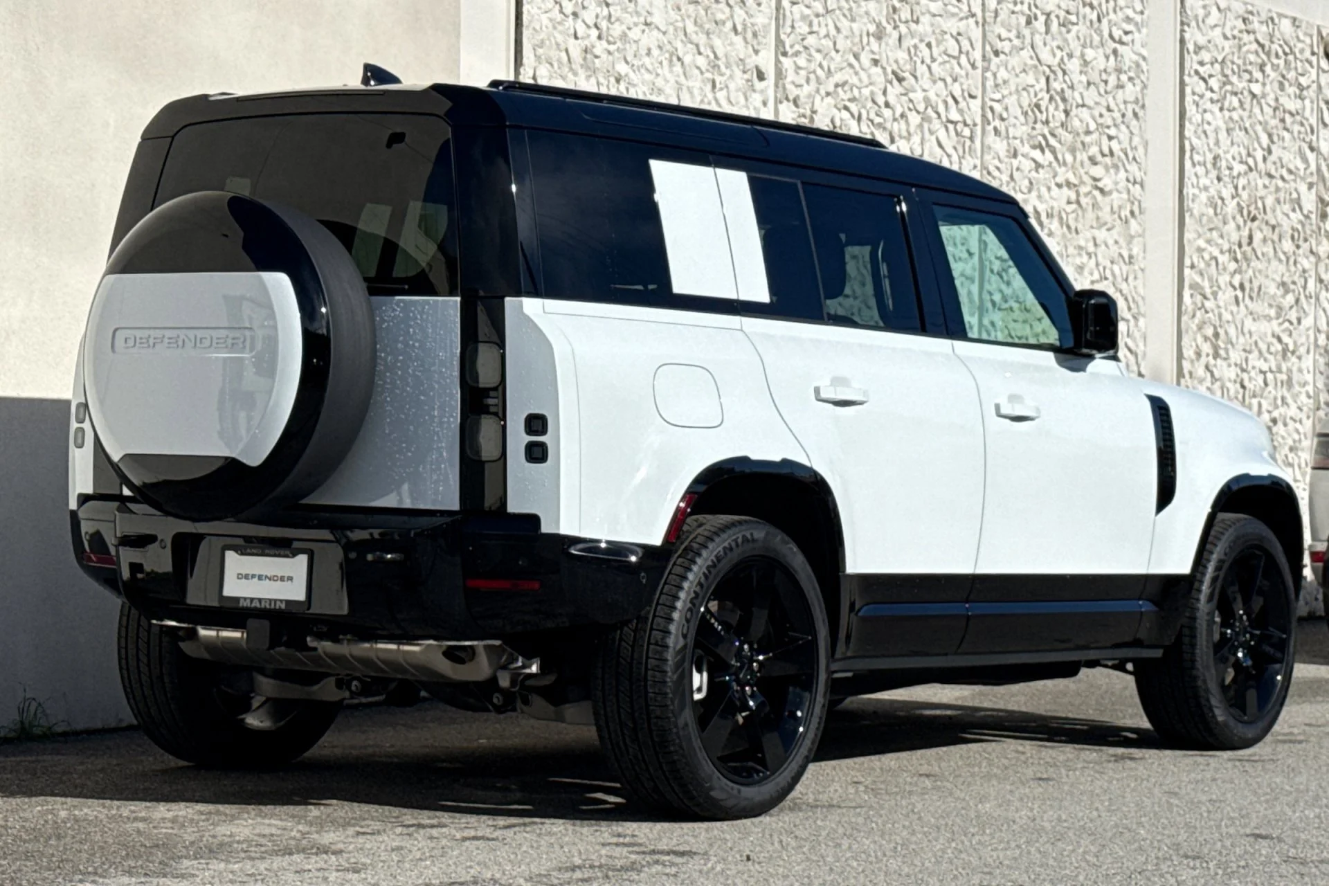 New 2026 Fuji White Land Rover X-Dynamic SE image 2