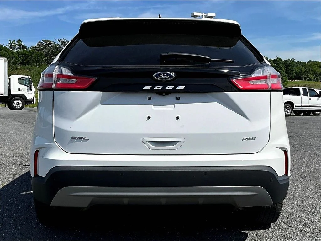 Used 2021 White Ford SEL image 5