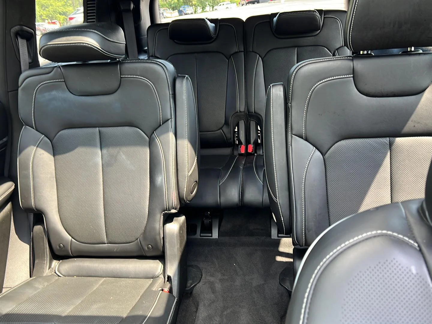 Used 2021 Diamond Black Crystal Pearlcoat Jeep Overland image 24