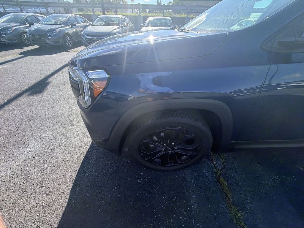 Used 2022 Blue GMC SLE image 10